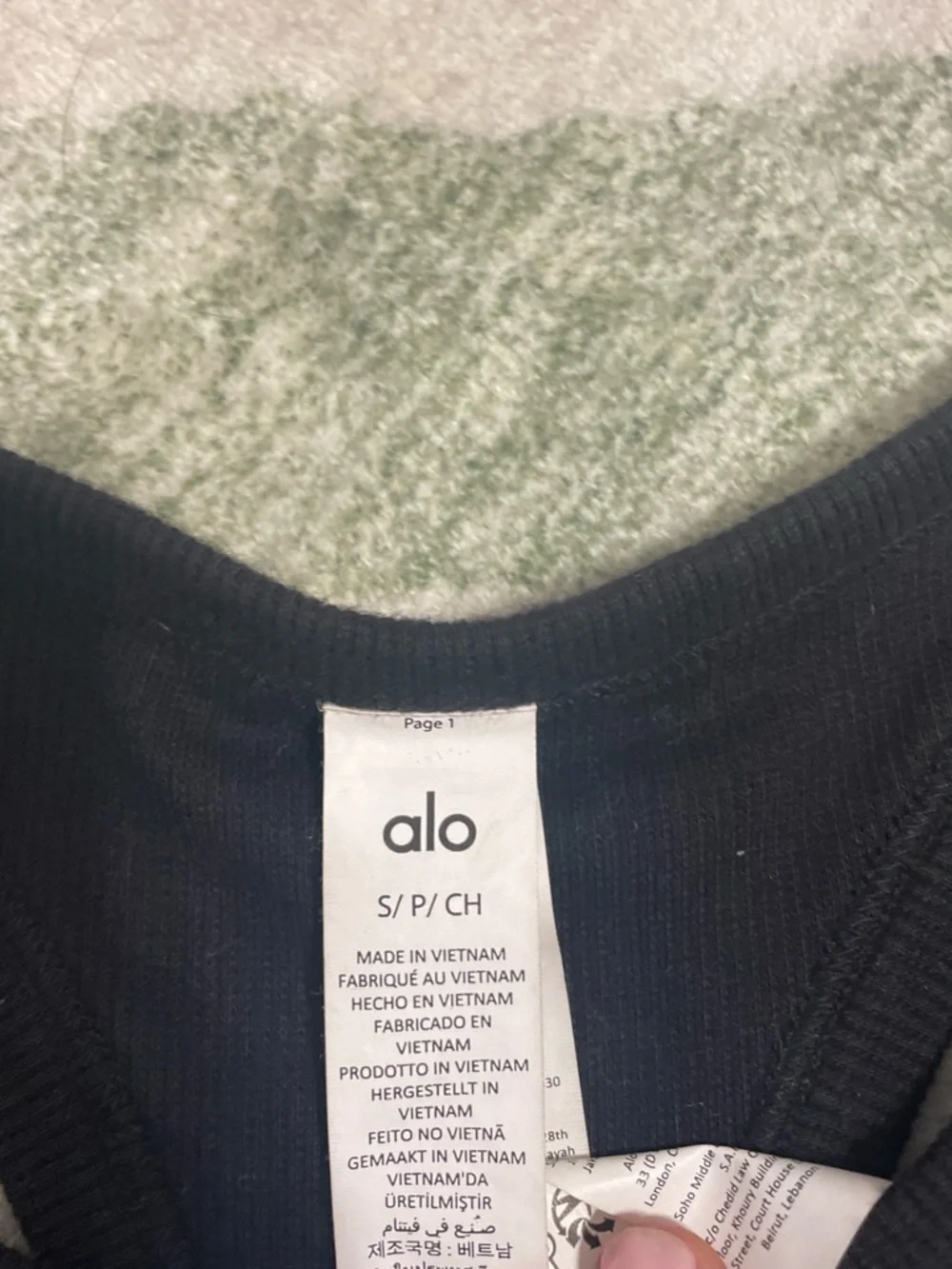 ALO Yoga Black Racerback Crop Tank - size small
